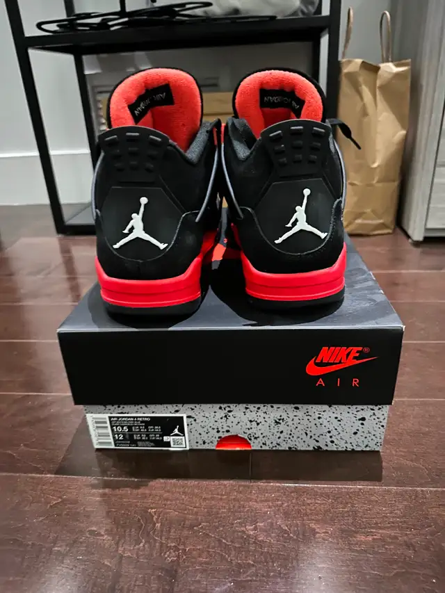 Red thunder jordan 4 in Men's Shoes in City of Montréal - Image 3