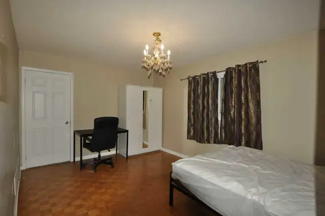 room for rent with parking