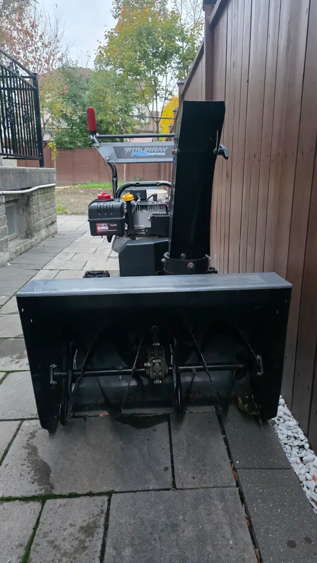 SNOW BLOWER FOR SALE in Snowblowers in City of Toronto - Image 2