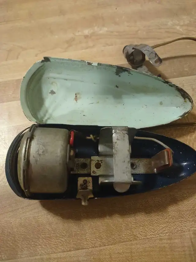 Vintage Okada Bicycle Horn in Motorcycle Parts & Accessories in Red Deer - Image 3