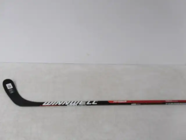 Brand New Winnwell Youth Hockey Stick PS119 Flex 30 - Right Hand in Hockey in London - Image 3