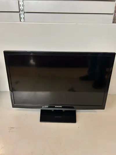 24” 720p Smart Samsung TV (32898323), View more