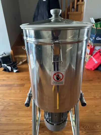 Commercial Food Cutter / Blender 32L / Food Processor Like new, View more