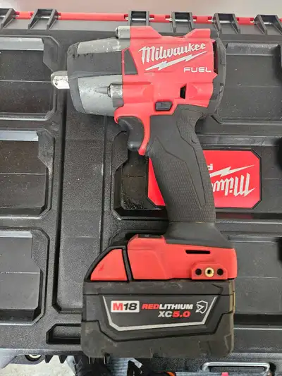 Milwaukee M18 FUEL 1/2" Mid Torque Impact wrench 5.0 Battery, View more