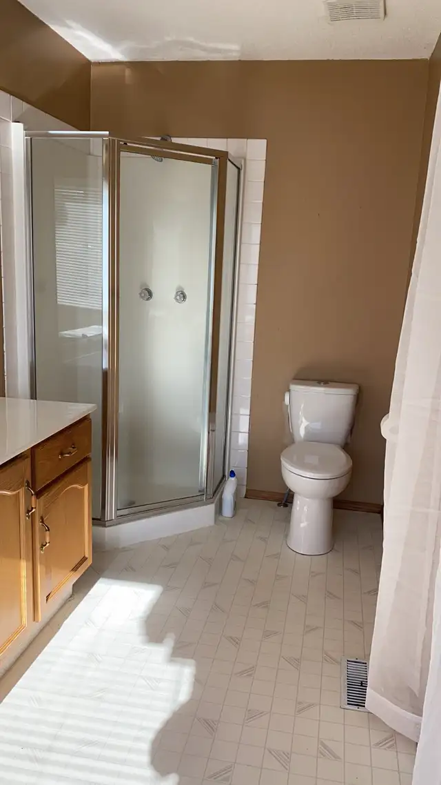 Two Bedroom Main Floor With Private Entrance in Arbour Lake NW in Long Term Rentals in Calgary - Image 9