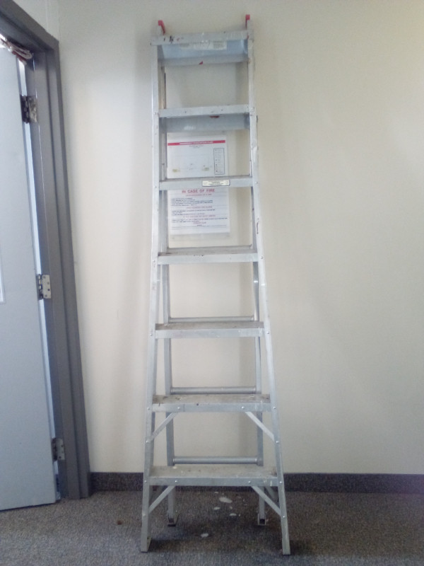 Extention Ladder 7" extends to 11" Ladders & Scaffolding Winnipeg Kijiji