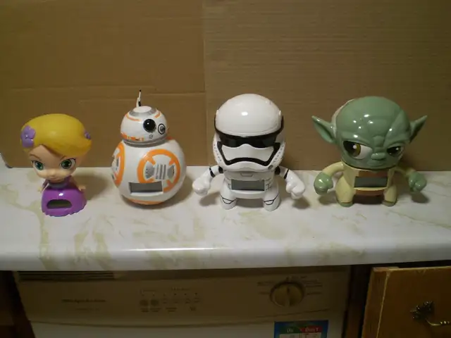 7 INCH BULB BOTZ QUARTZ ALARM CLOCKS DISNEY CHARACTERS $20 EACH