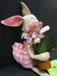 VINTAGE COLLECTIBLE BUNNY BY "ANNALEE DOLL", USA