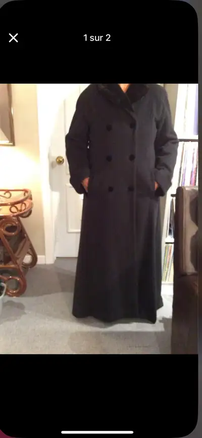 MANTEAU NOIR D’HIVER  FEMME EN TISSUS, View more
