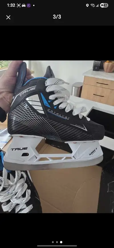 True Skates - Size 4 Wide (EE), View more