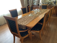 Thomasville Diningroom table and chairs