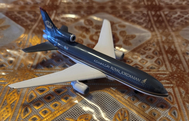 Royal Jordanian Airlines Model Plane  in Arts & Collectibles in Oshawa / Durham Region - Image 3