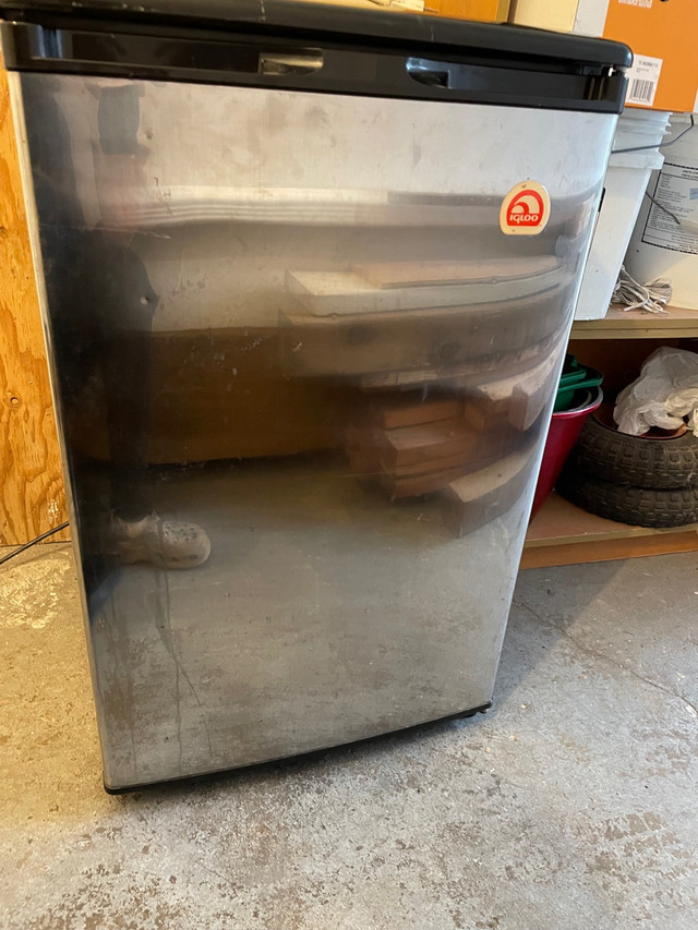Mini Fridge in Refrigerators in Burnaby/New Westminster