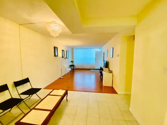 GROUND-LEVEL LARGE CORNER SUITE 4RENT IN ETOBICOKE 401 & KIPLING