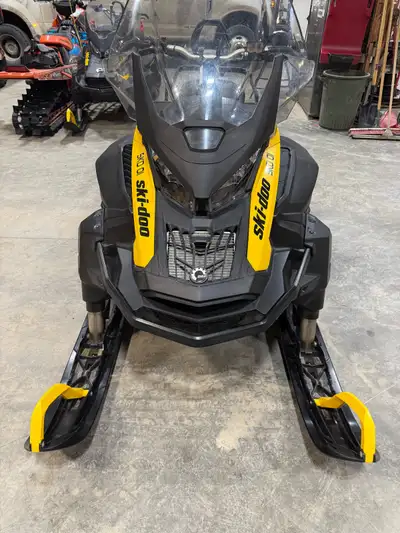 Two available, 2023 Skandic 600efi snowmobile, a robust and reliable machine perfect for various win...