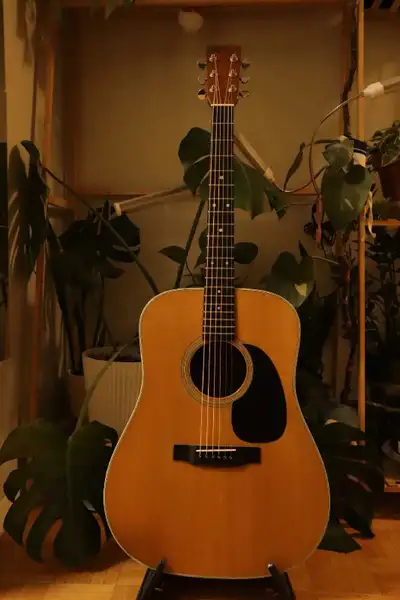 Up for sale is a 1969 Martin D-28 featuring a spruce top with stunning Brazilian rosewood back and s...