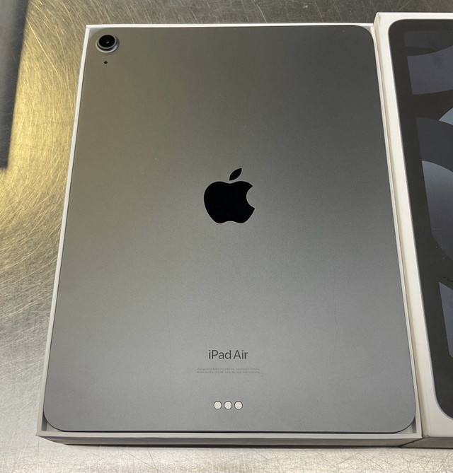 Apple iPad Air 64GB 5TH Gen Wi-Fi only in iPads & Tablets in North Bay - Image 3