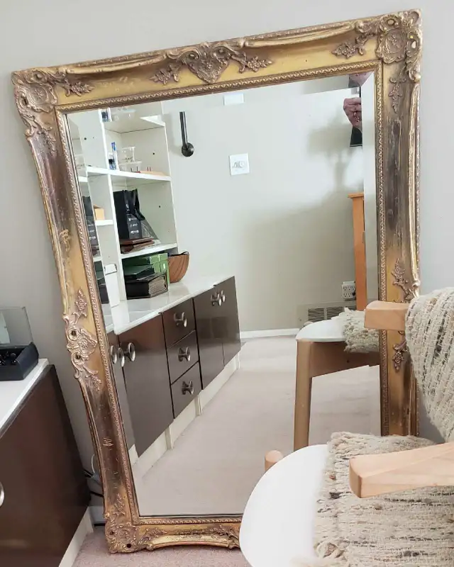 Lg. Bevelled Mirror Antiique Carved Wood Frame bevelled in Home Décor & Accents in Calgary - Image 3