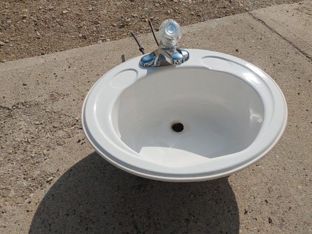 Bathroom Sink in Plumbing, Sinks, Toilets & Showers in Moose Jaw