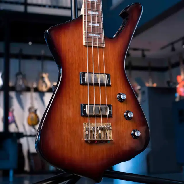 IBANEZ ICB200 STANDARD ICEMAN BASS WITH CASE