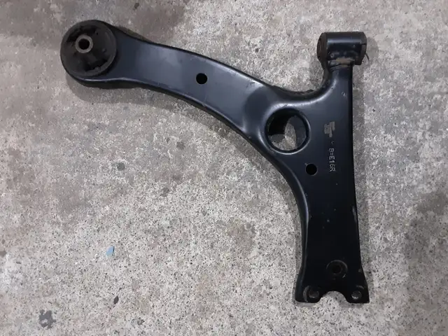 Bras de suspension Pontiac Vibe et Toyota in Auto Body Parts in Longueuil / South Shore - Image 3