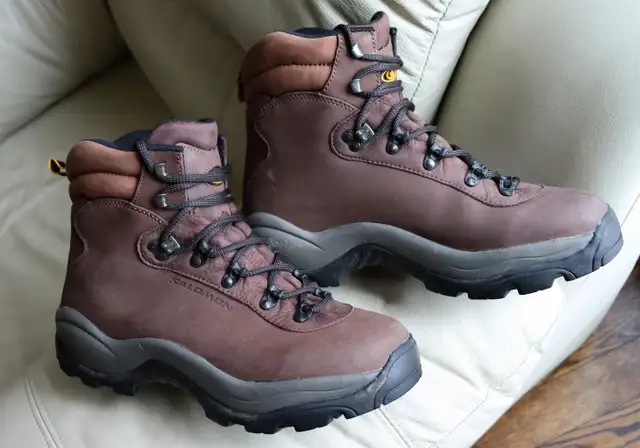  Salomon Men’s Leather Hiking Boots – Size 11 / EU 45⅓ / Conta in Men's Shoes in Markham / York Region - Image 2