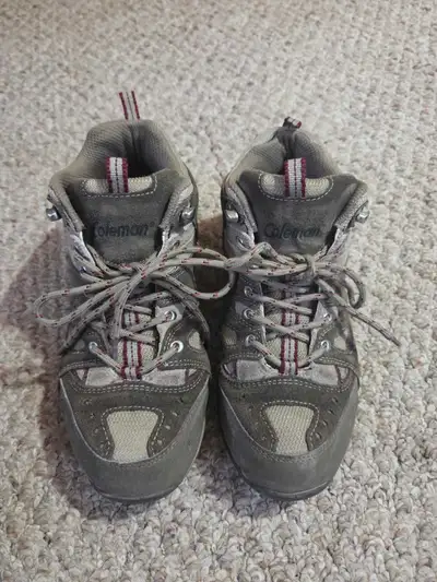 Women  Hiking Boots size 7, View more