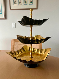 Substantial  3 tier cake stand gold and black; Gold Glitter