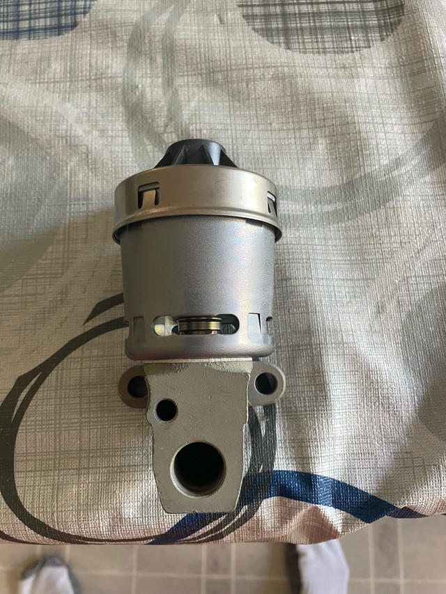 EGR Valve in Engine & Engine Parts in Ottawa - Image 3