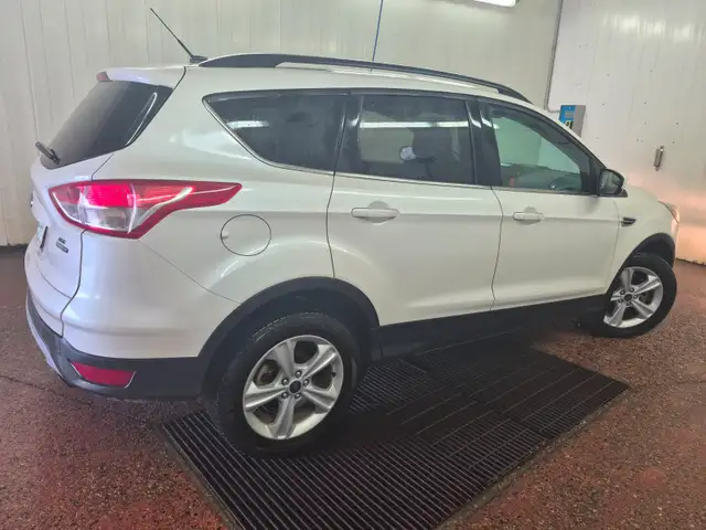 AWD Escape 2014578311186548019202