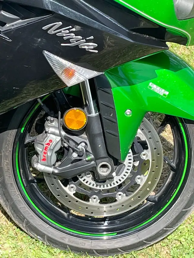  2016 Kawasaki ninja ZX 1400 R special edition in Sport Bikes in Charlottetown - Image 3
