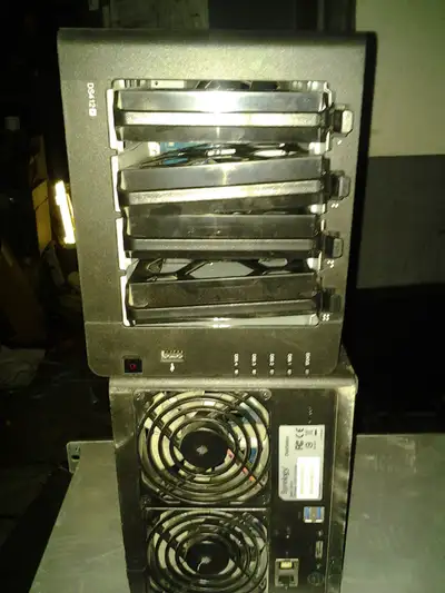 Synology 4-Bay NAS DiskStation DS412+ +4 sleds 2 units