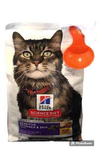 Nourriture sèche Hill's pour chats adulte sensible à l'estomac