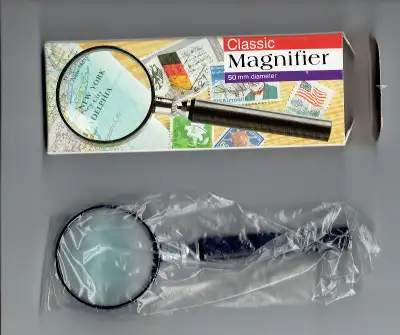 Un SET d'une LOUPE IDÉALE "CLASSIC MAGNIFIER" dont le DIAMÈTRE EST 50 MM et d'un PINCE Métallique de...