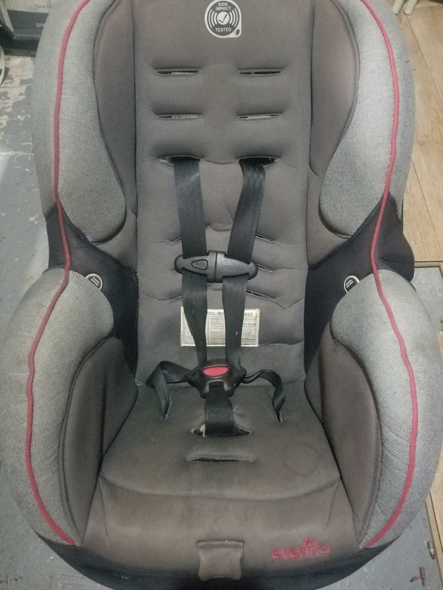 Even flow baby car seat $30 in Strollers, Carriers & Car Seats in Hamilton