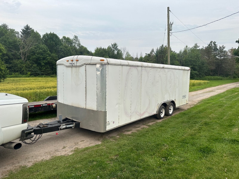 24x8ft haulmark enclosed car trailer with winch Cargo & Utility