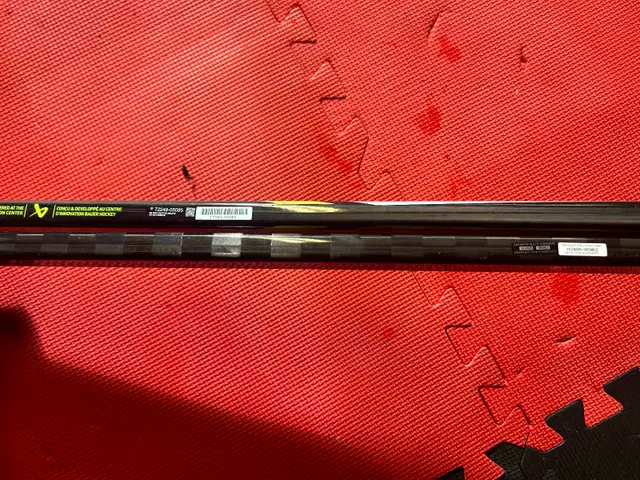 Hockey Sticks. Senior Left handed Bauer and Pro Blackout in Hockey in Sudbury - Image 7