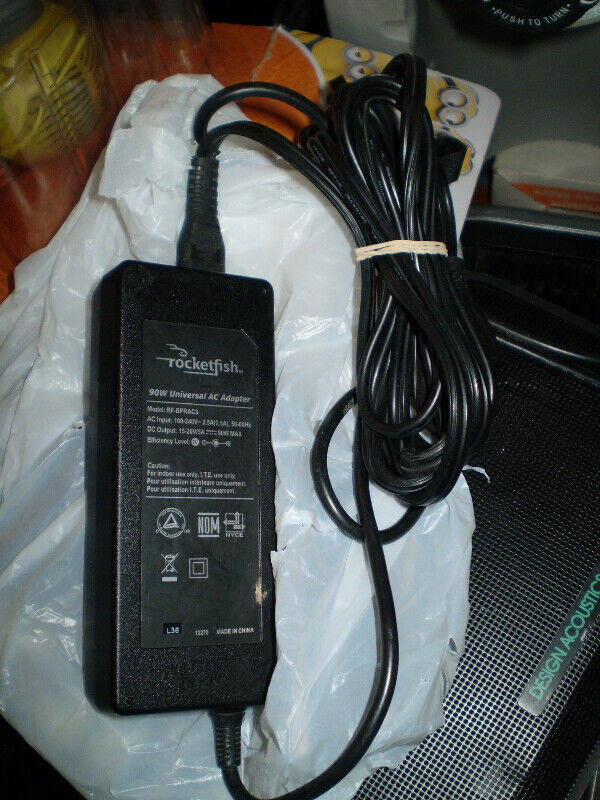 UNIVERSAL 19 VOLT 4 AMP LAPTOP SUPPLY- Chg Tips $20 to $25 in Laptops in Winnipeg