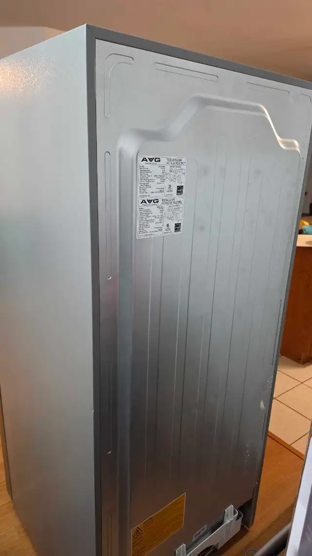 Réfrigérateur AVG 30" (18,7 pi³) – Congélateur bas – Comme NEUf in Refrigerators in Sherbrooke - Image 10
