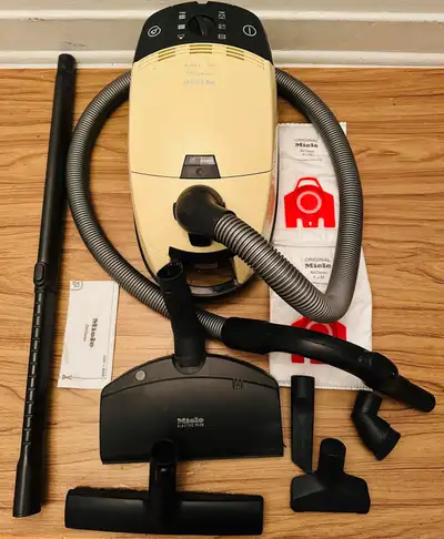 Aspirateur professionnel Miele très puissante et Silencieuse a, View more