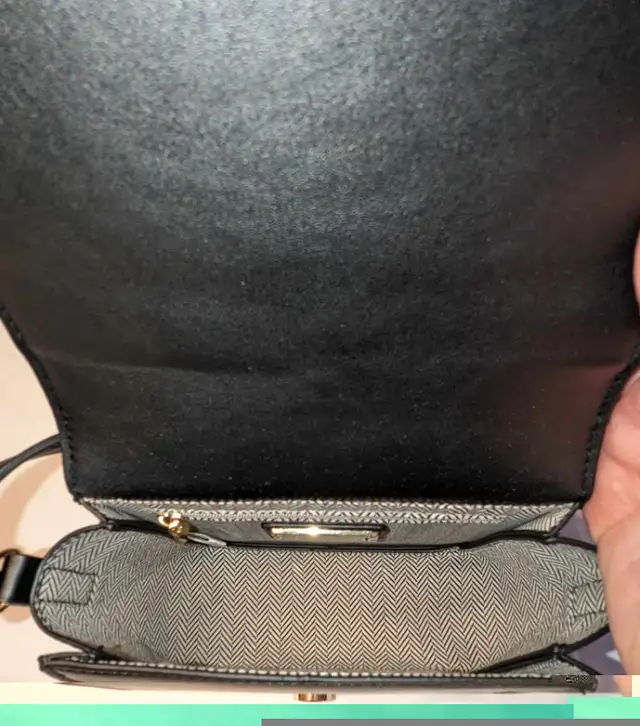 Smart BNWT Black Moda Lena Vegan Leather Crossbody Bag! in Women's - Bags & Wallets in London - Image 9