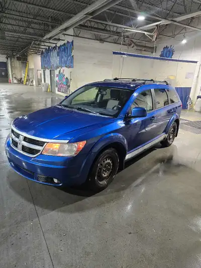 AWD Low mileage runs and drives great no issues has a backup camera rear DVD for kids , well maintai...