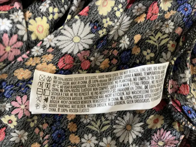 Forever 21 women’s small floral summer dress, multicolour in Women's - Dresses & Skirts in Oshawa / Durham Region - Image 11