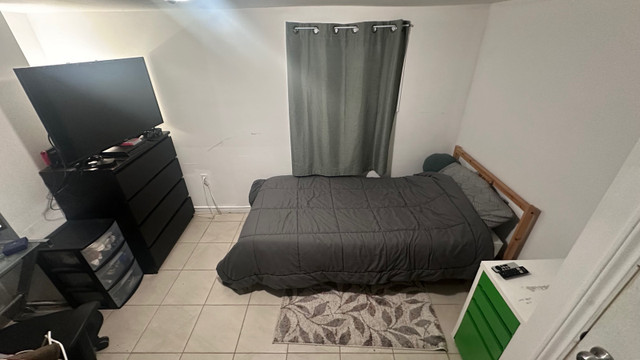 4 month sublet (May 1st - Sept 1st) in Short Term Rentals in Hamilton