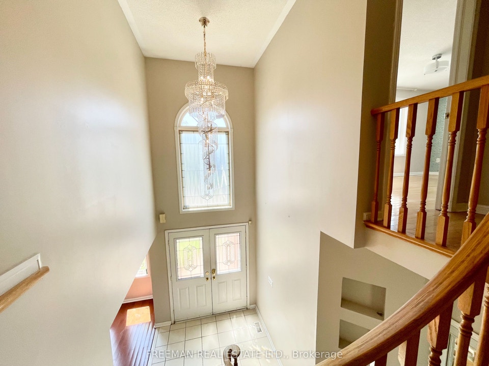 Stunning Executive Detached Home in Levi Creek! 2