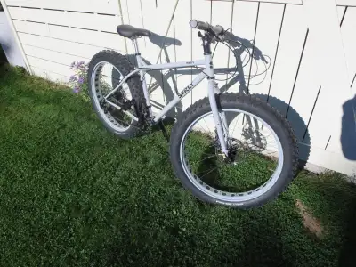 Surly Pugsley Ops Fat Bike + Extras, View more