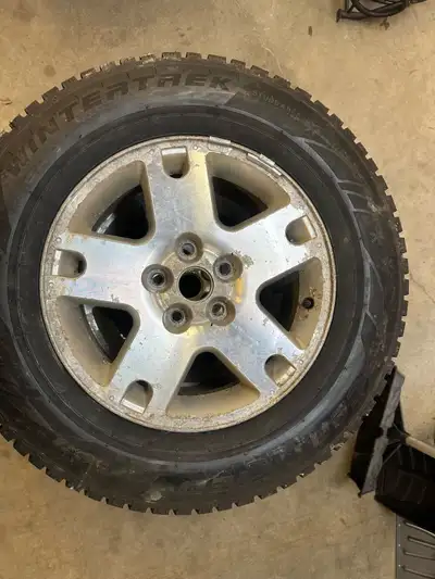 225 70 16 winter tires and rims . Very little wear. They were on a 2006 Ford Escape. Wheel bolt patt...
