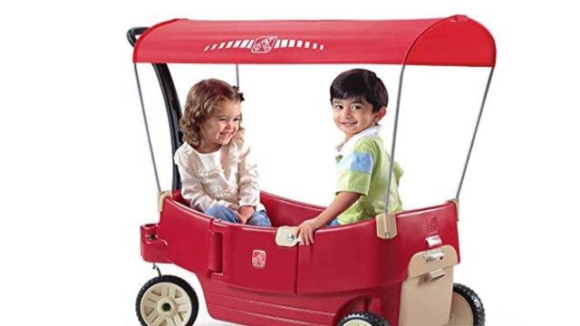 Step 2 All Around Canopy Wagon in Strollers, Carriers & Car Seats in Peterborough