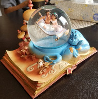 Beautiful Hallmark Disney Aladdin Snow globe - Rare!!!