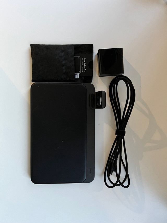 Nomad Base Station Pro with Apple Watch Edition in Other in Mississauga / Peel Region - Image 2
